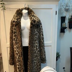 Elegant Leopard Print Faux Fir Jacket
